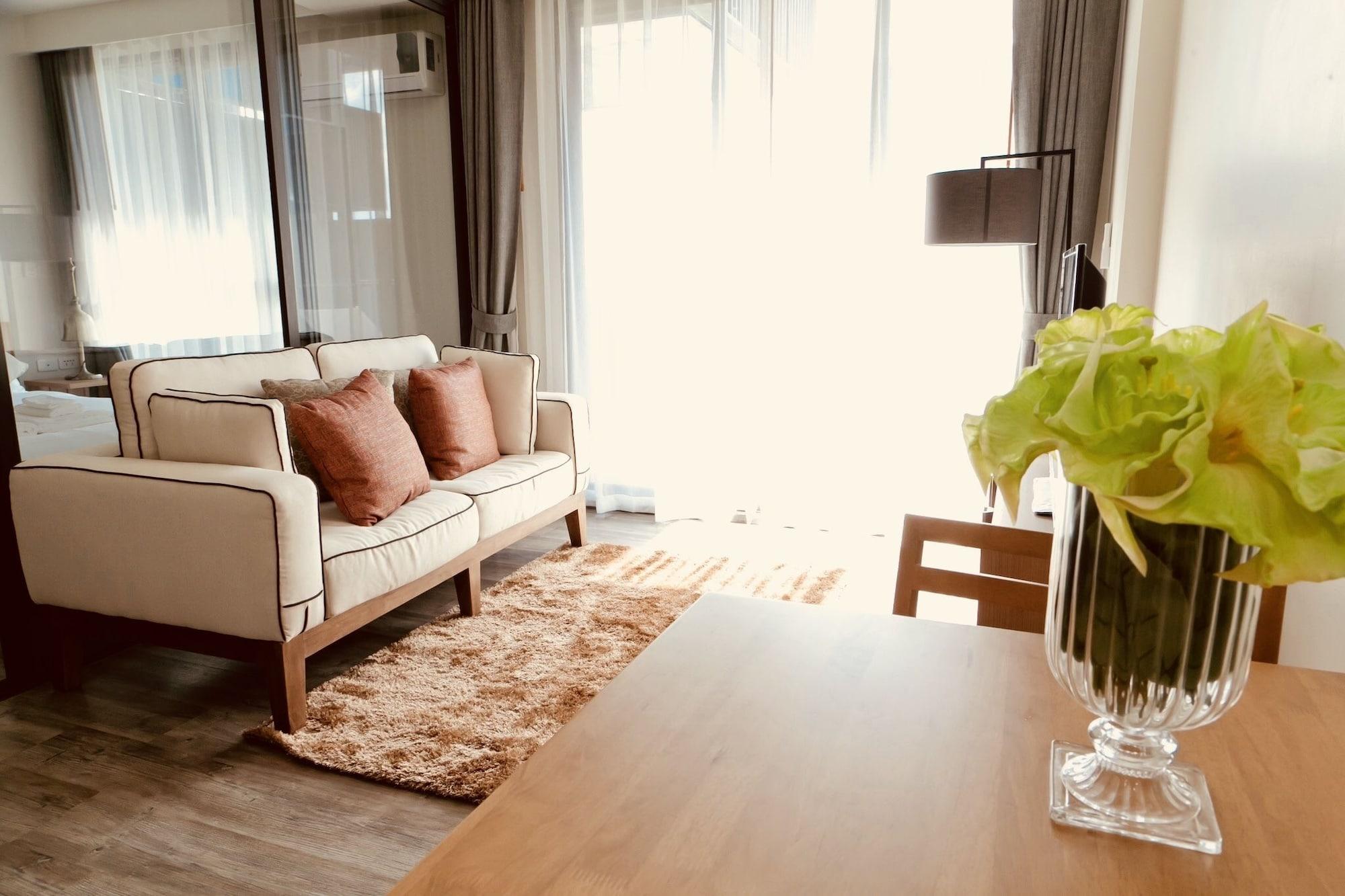 The Deck Condo Patong By Vip Exterior photo