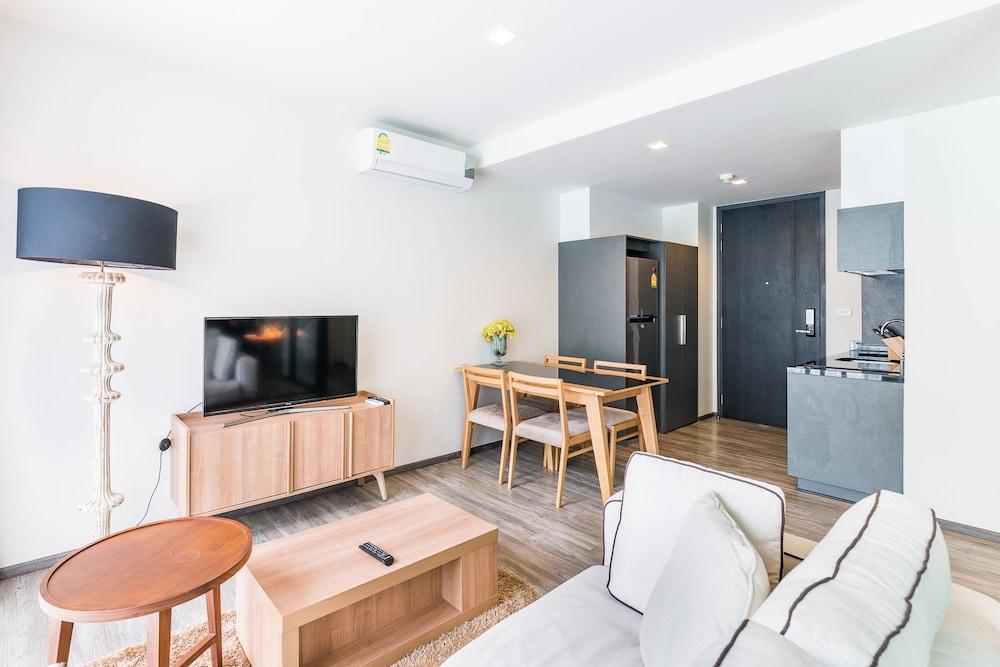 The Deck Condo Patong By Vip Exterior photo